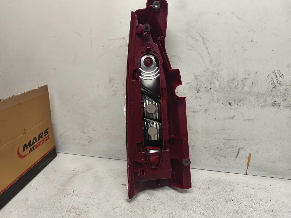 FEU ARRIERE DROIT CITROEN BERLINGO/PEUGEOT PARTNER -2012 - Vue 2